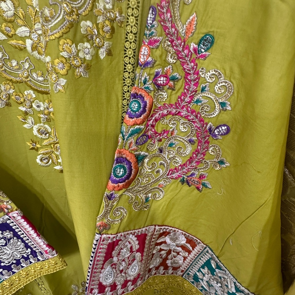 Super Sale‼️Embroidered luxury Green Traditional Outfit by Dikhawa size 24 - Picture 5 of 13